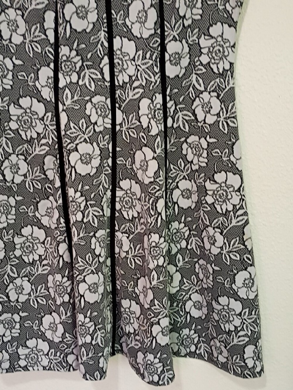 Danny & Nicole Black and White Floral Fit-and-Flare Dress - Picture 3 of 4